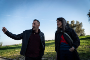 La portavoz de Más Madrid en la Asamblea, Manuela Bergerot, y el concejal de Más Madrid Sevilla la Nueva, Miguel Yeguas. Paloma Sánchez.